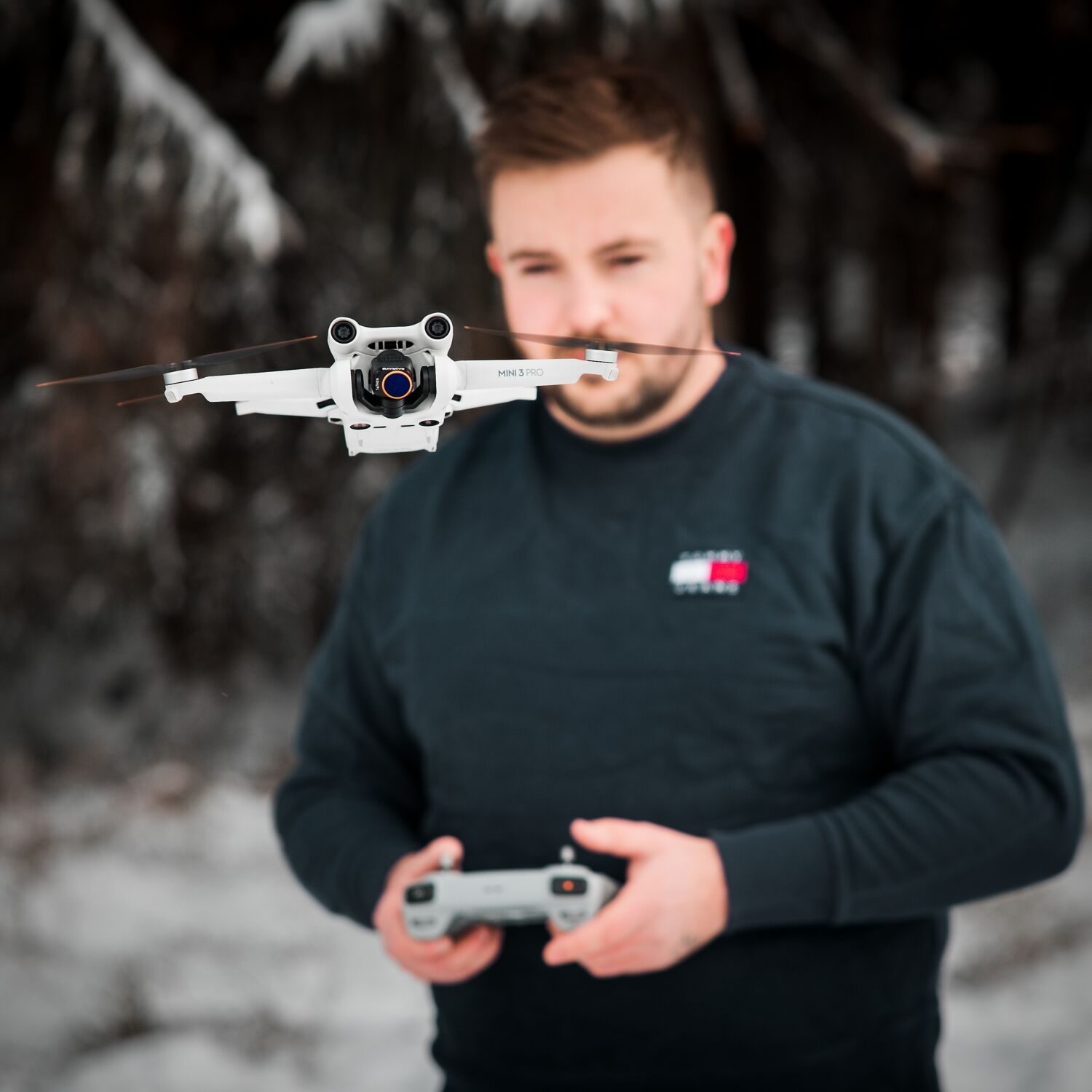 Pilot s dronem